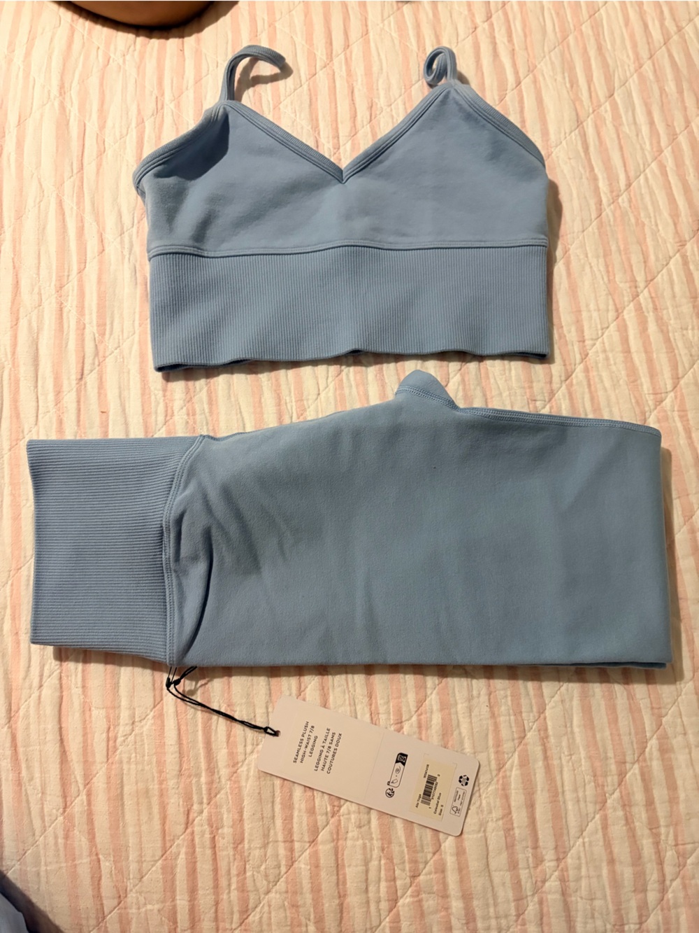 NWT ALO YOGA SEAMLESS PLUSH BRA & LEGGINGS SET